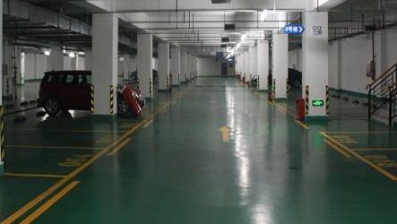 聚氨酯室內(nèi)停車(chē)場(chǎng)地坪需要具備哪些性能？有何優(yōu)勢(shì)