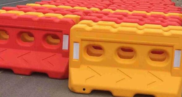 蘇州道路劃線分析:水馬應(yīng)該加多少水,水馬在裝水的要求標(biāo)準(zhǔn)? 蘇州道路劃線分析:水馬應(yīng)該加多少水,水馬在裝水的要求標(biāo)準(zhǔn)?