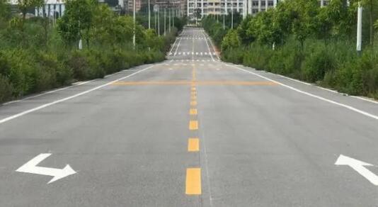 苏州厂区划线，自有施工团队打造安全高效厂区