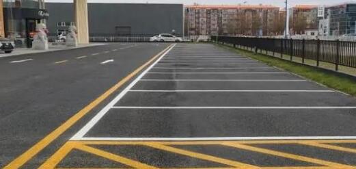 多年專注停車場劃線 - 飛揚市政靠譜團隊,專業解決劃線難題 多年專注停車場劃線 - 飛揚市政靠譜團隊,專業解決劃線難題